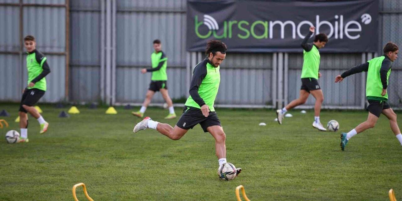 Bursaspor’da Gaziantep FK maç hazırlıkları sürüyor - Yeşil-beyazlı takım taktik çalıştı