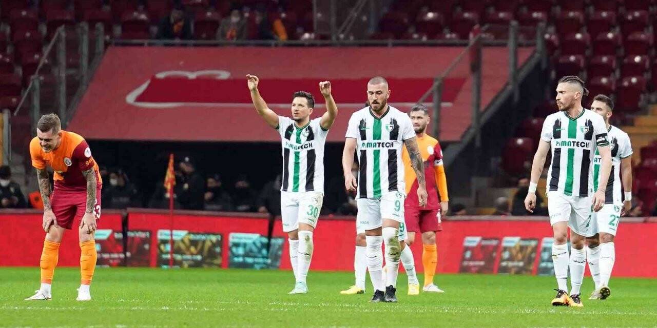 Ziraat Türkiye Kupası: Galatasaray: 1 - Denizlispor: 2 (İlk yarı)