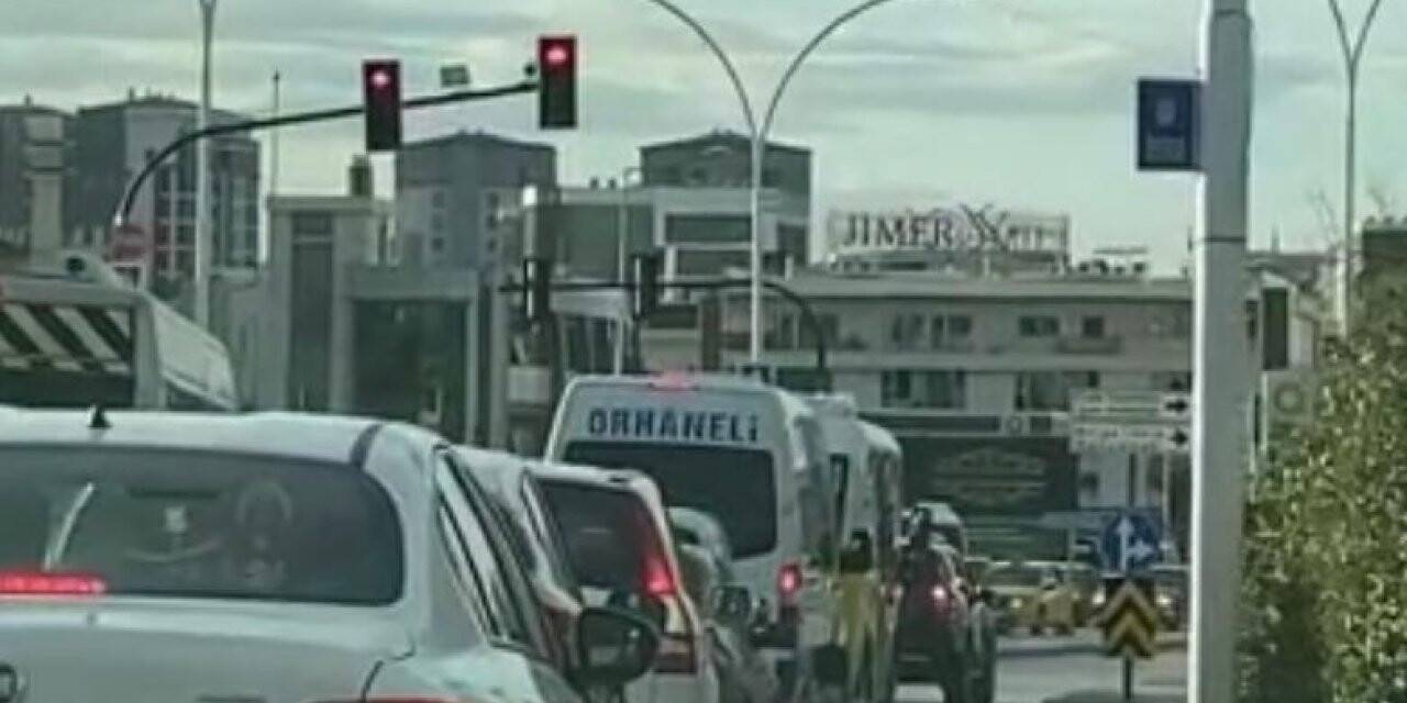 Bursa’da trafikte yaşanan tehlikeli anlar kameralara yansıdı