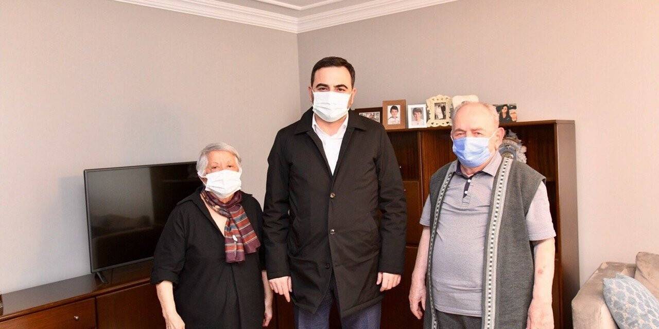 Başkan Özlü, yaşlı bireyleri ziyaret etti