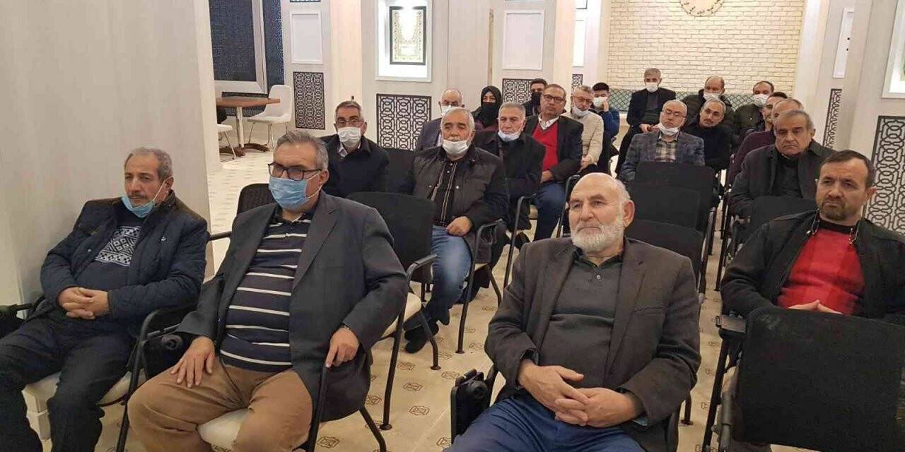 Erzincan’da “Bir Rol Model Olarak Mehmet Akif ve İstiklal Marşı” konulu konferans düzenlendi