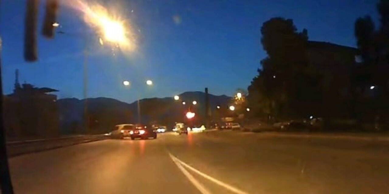 Ön camı buğulanan araç zincirleme kazaya neden oldu