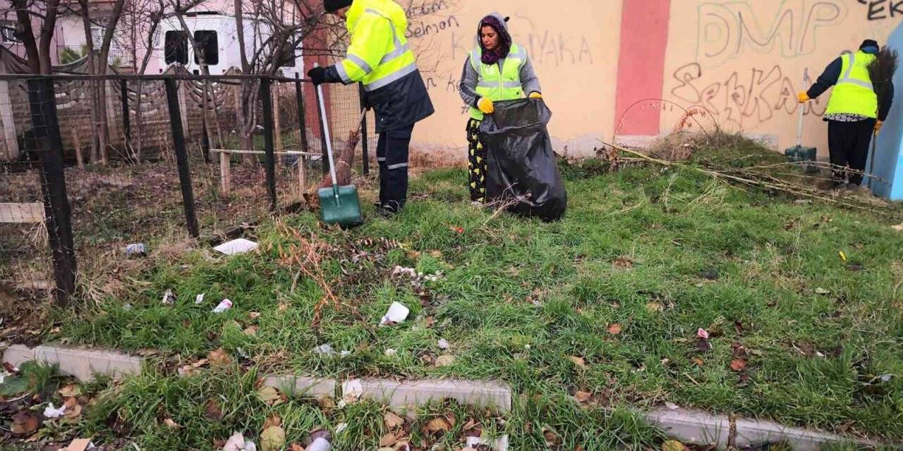 Belediye ekiplerinden temizlik seferberliği