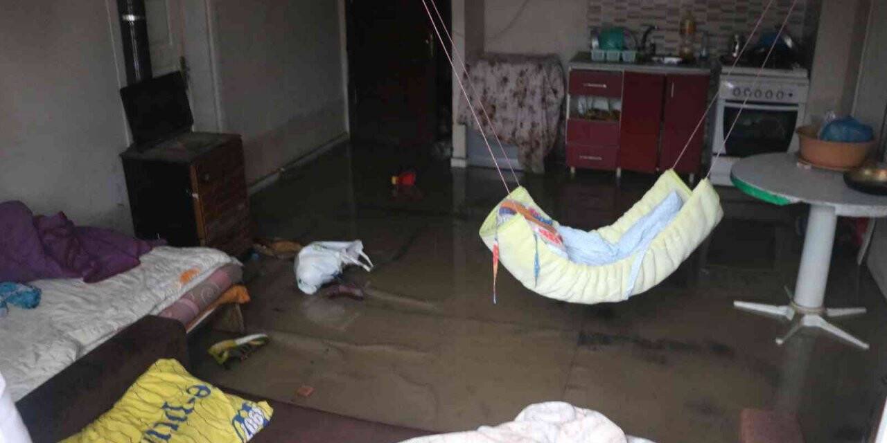 Sel mağduru esnaf, iş yerine gelince şok yaşadı