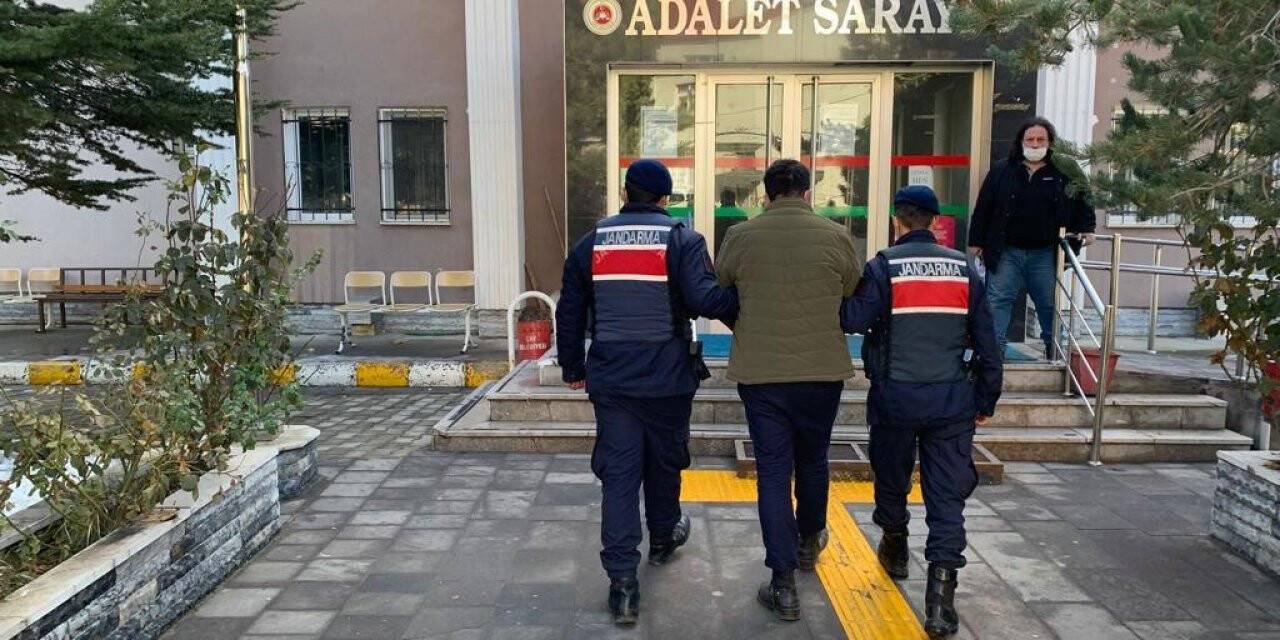 Alkol denetimine gidilen tekel bayisinde uyuşturucu ve tarihi sikke ele geçirildi