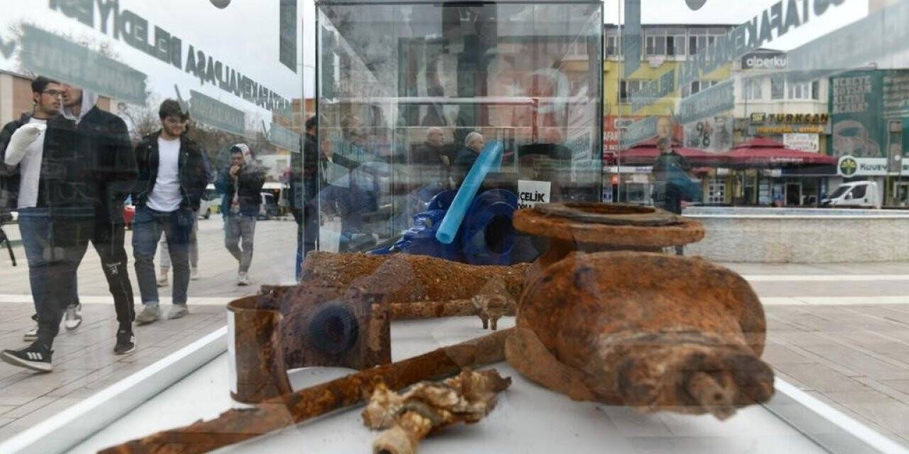 Tarihî eser sergisi değil, paslı şebeke sergisi