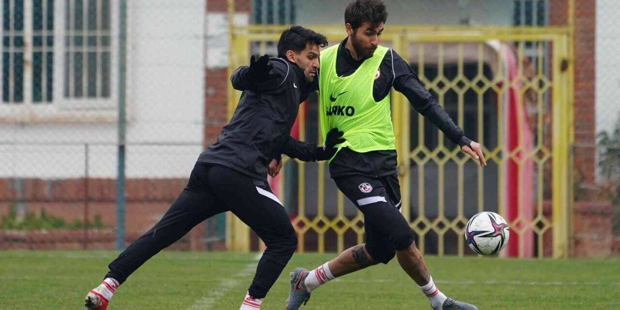 Gaziantep FK, Bursaspor karşısında ilk galibiyetini arıyor