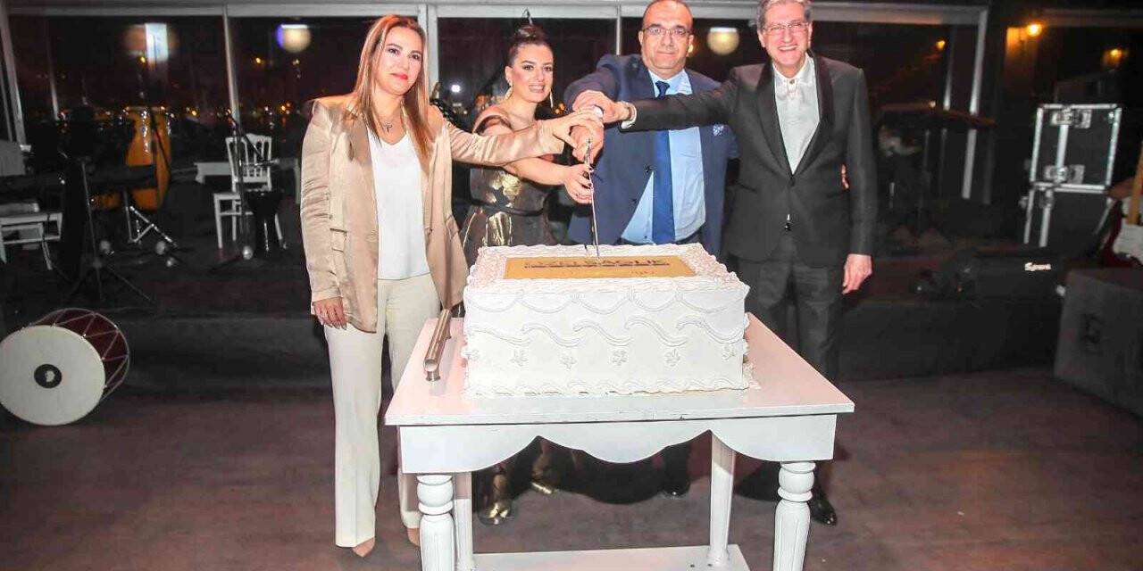 Özel Sağlık ailesi birinci yıl balosunda buluştu