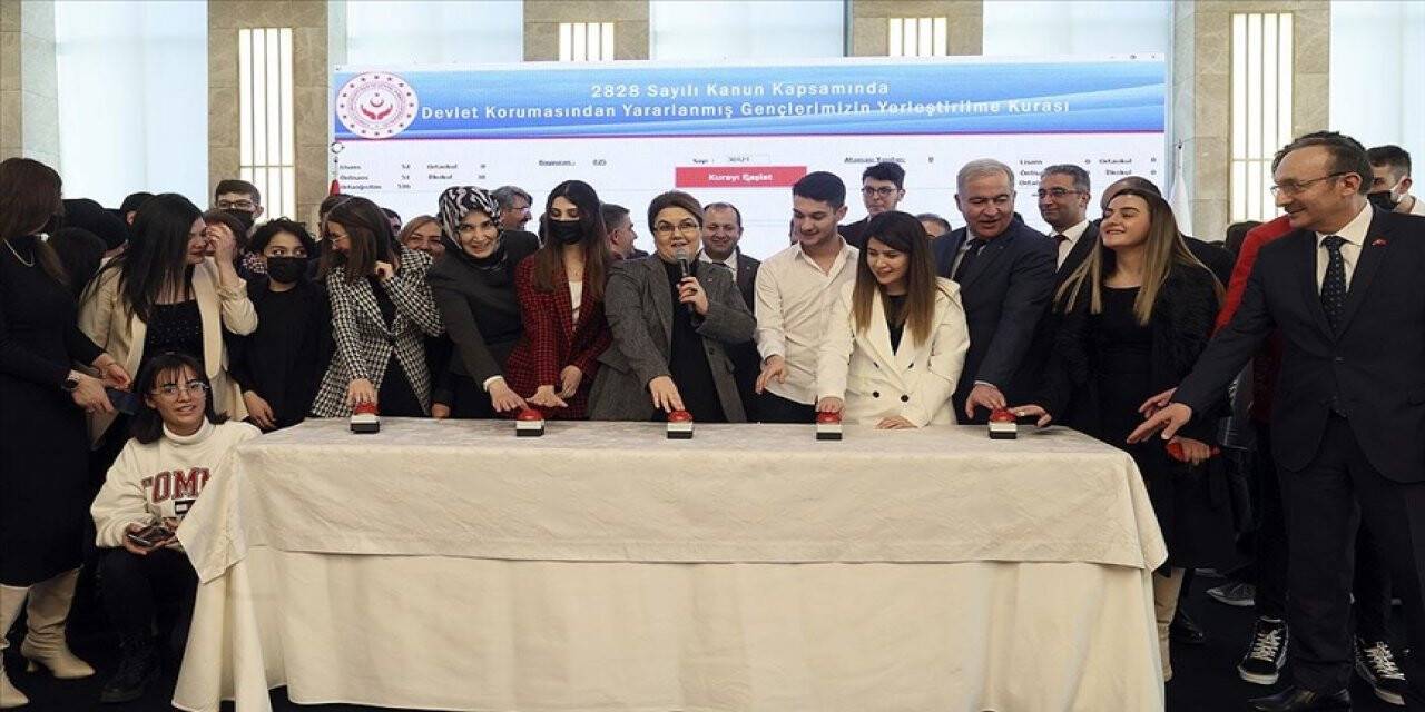 Devlet korumasındaki 985 gencin ataması yapıldı