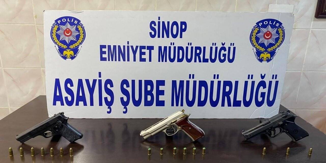 Sinop’ta eğlence yerlerine denetim: 2 ruhsatsız, 1 kurusıkı tabanca ele geçirildi