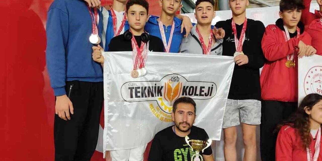 OSB Teknik Koleji, yüzme grup müsabakalarına katılacak