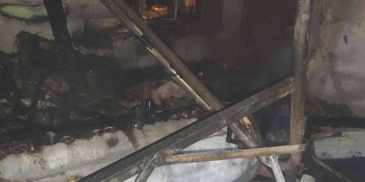 Koçarlı’da çıkan yangında müstakil ev küle döndü