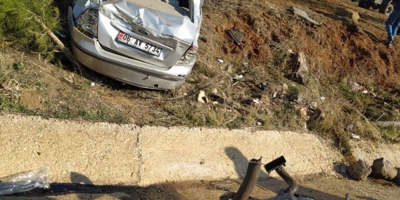 Diyarbakır’da otomobil yol kenarına uçtu: 2 yaralı