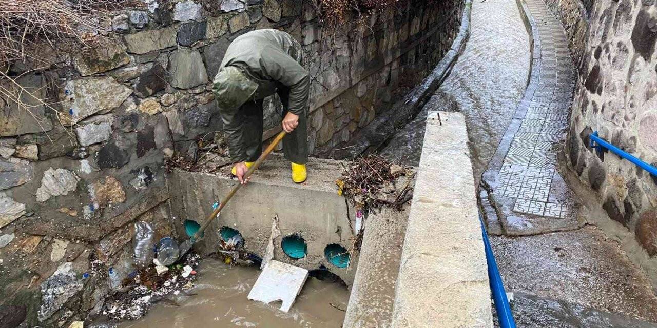 Belediye ekiplerinden anında müdahale