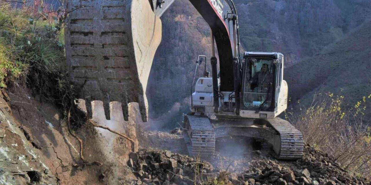 40 yıllık yol sorunu çözülüyor