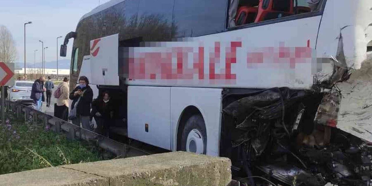 Sakarya TEM Otoyolunda kaza, çok sayıda yaralı var