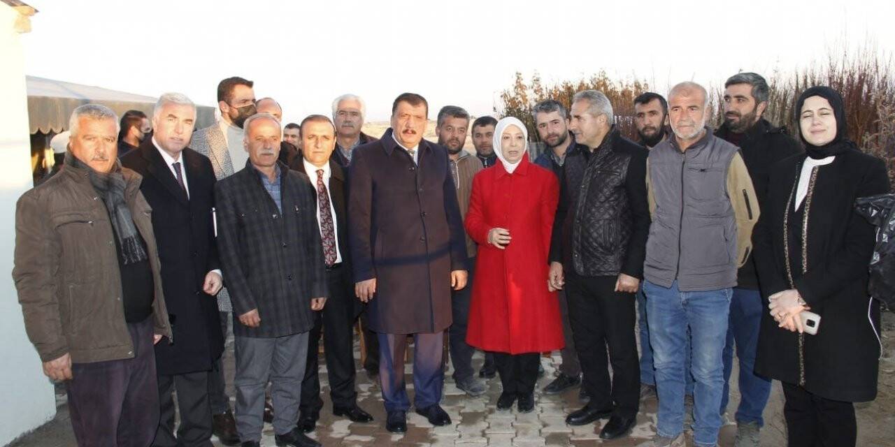 Başkan Gürkan ile AK Partililer, fidancılar esnaflarını ziyaret etti