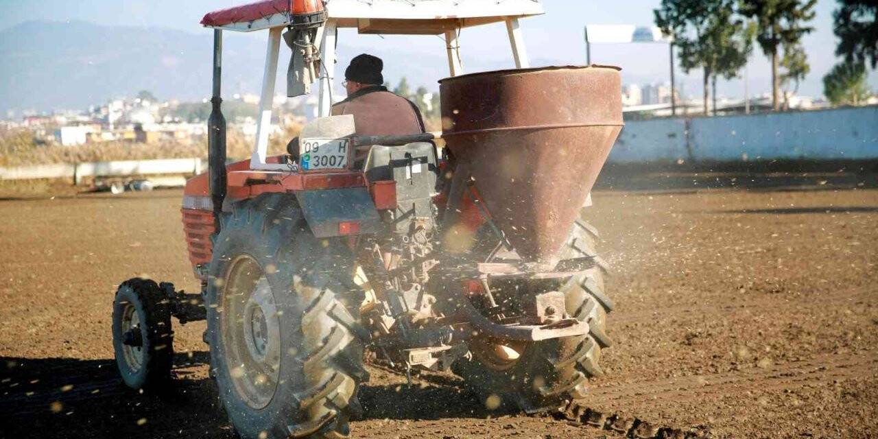 Aydın Büyükşehir Belediyesi arpa ekimine başladı