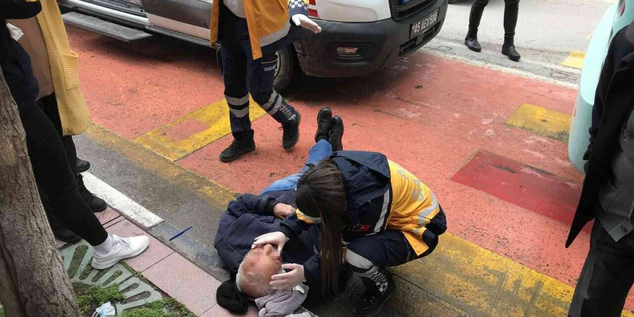 Manisa’da halk otobüsü yayaya çarptı