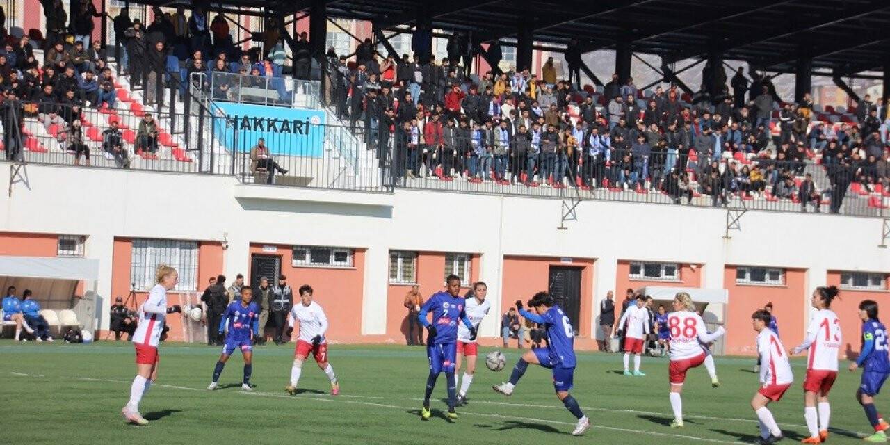 Turkcell Kadın Futbol Süper Ligi: Hakkari Gücü: 4 - Sivasspor: 0
