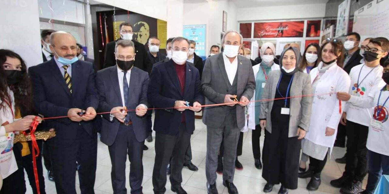 Hacılar’da TÜBİTAK Bilim Fuarı’na büyük ilgi