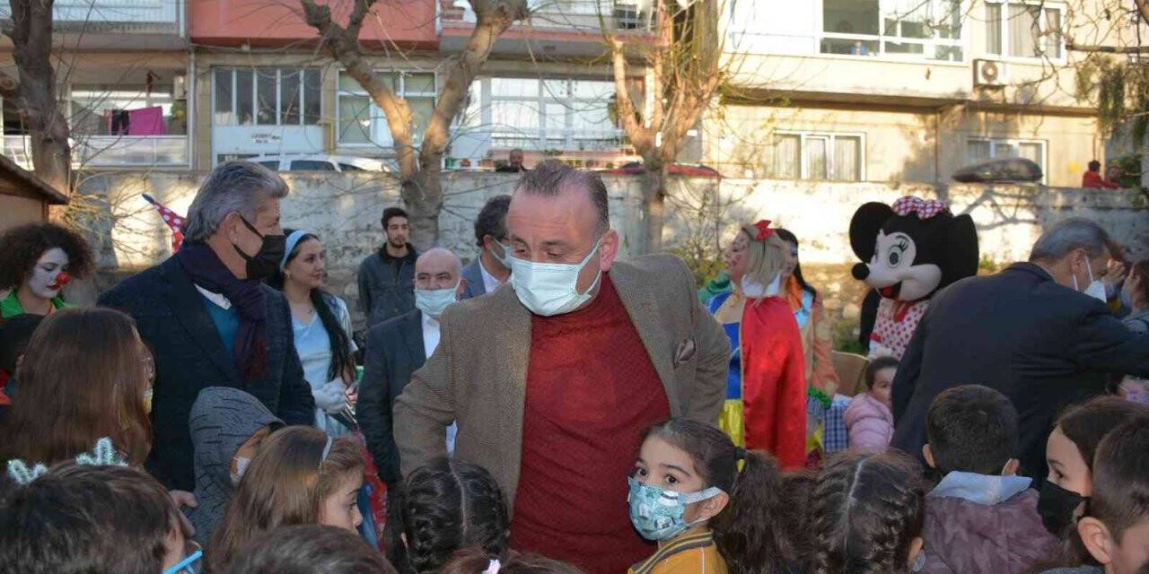 Çocuklar hayallerindeki hediyelere kavuştu