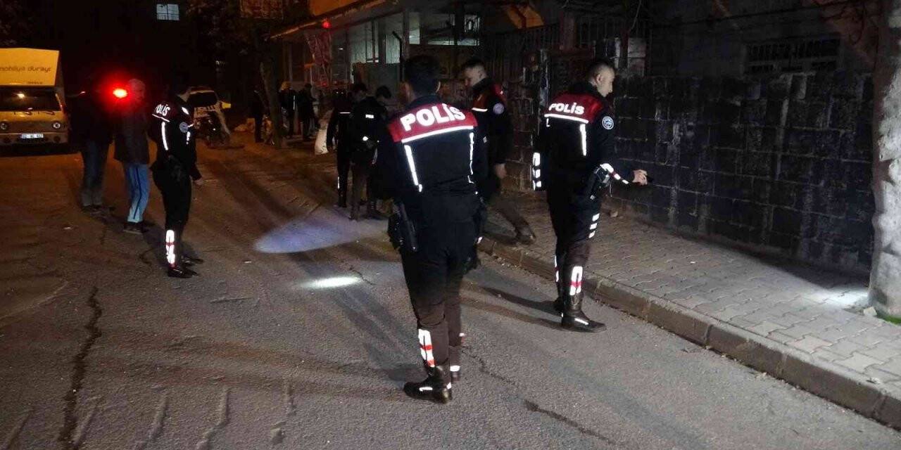 Alacak verecek kavgasında silahlar konuştu: 2 yaralı, 2 gözaltı