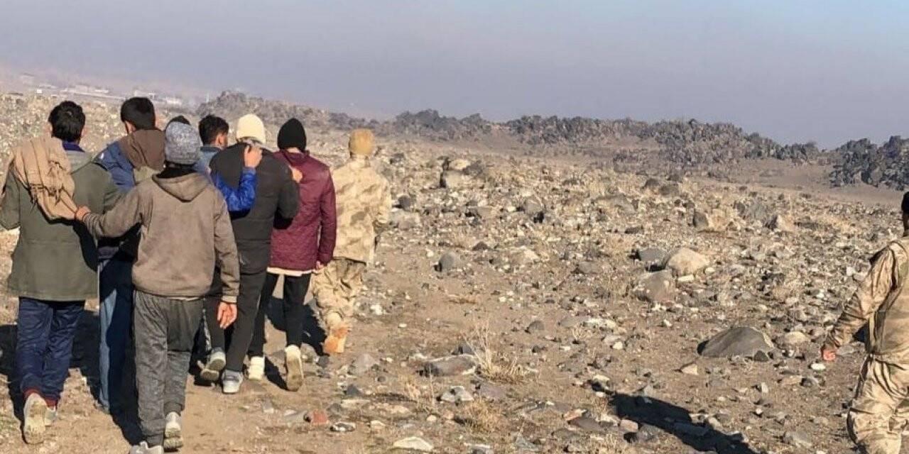 Iğdır’da göçmen kaçakçılığı yapan şahıslar yakalandı
