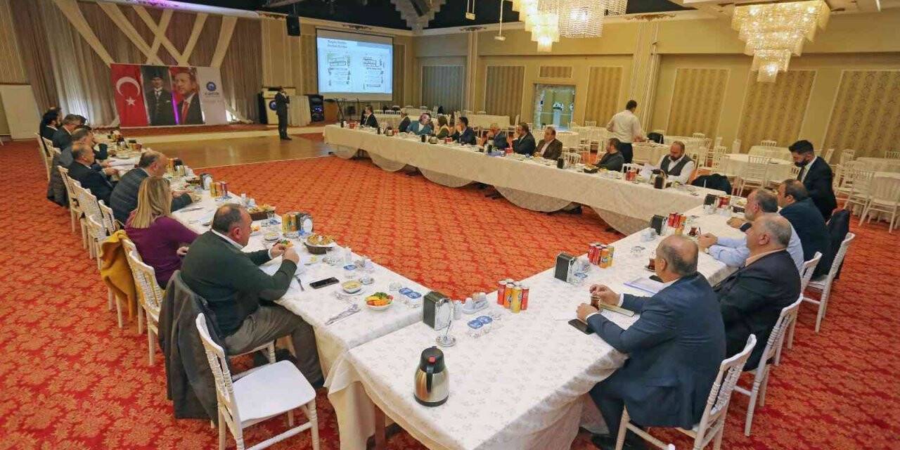 Canik’te birim müdürleri ödüllendirildi