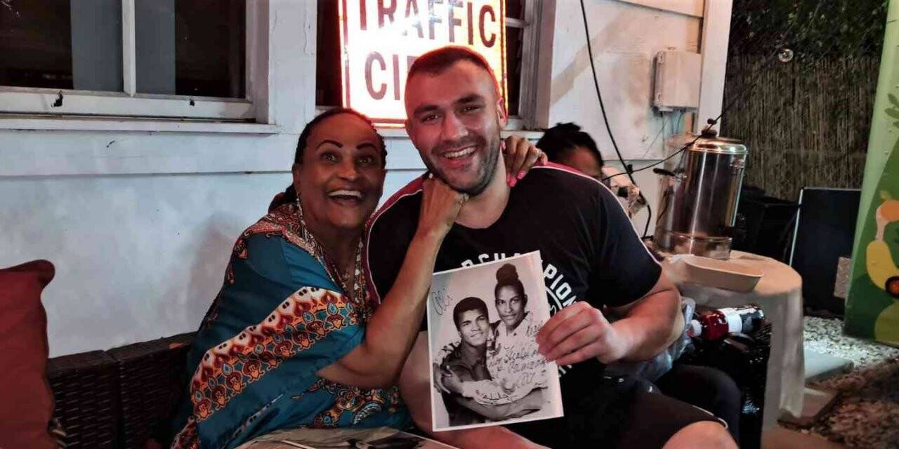 Erol Ceylan, Hollywood’da üç boksörü ringe çıkarıyor