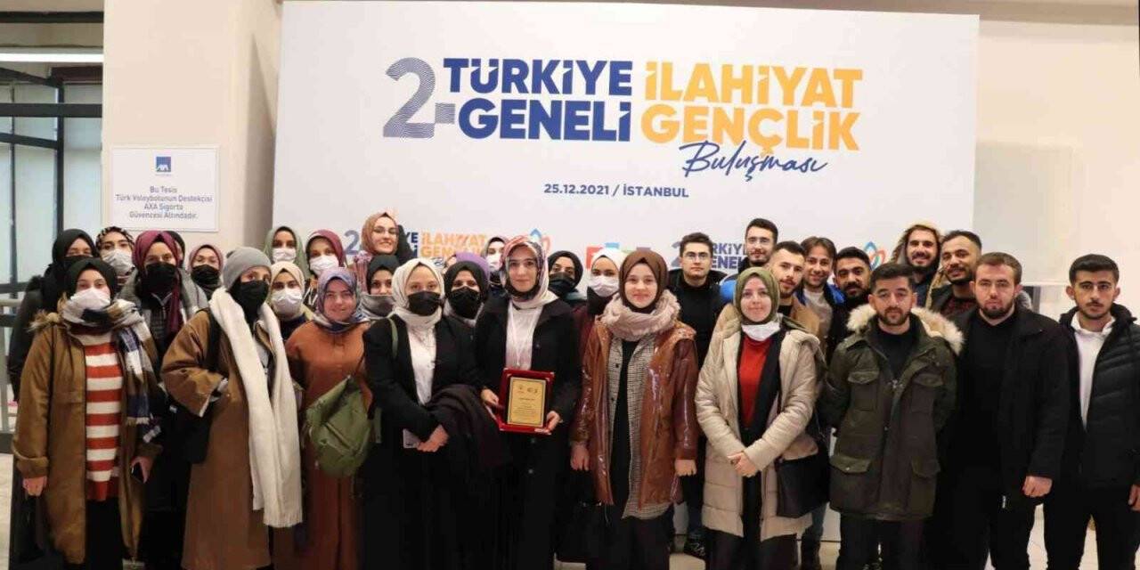 NEVÜ İlahiyat Fakültesi Öğrencileri ’İlahiyat Gençlik Buluşmaları’na’ katıldı