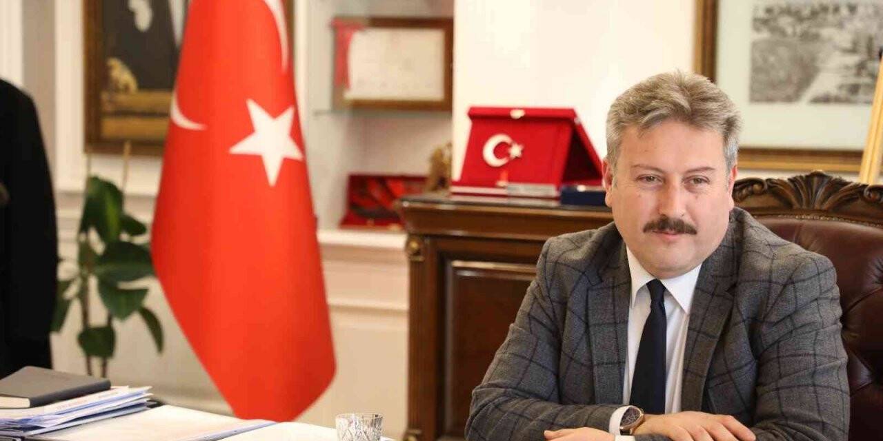 Başkan Palancıoğlu’ndan ödül alan ERÜ Öğretim Üyelerine tebrik