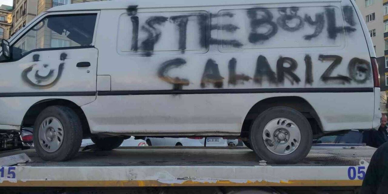 Çaldıkları aracın üzerine “İşte böyle çalarız” yazıp kaçan hırsızlar yakalandı
