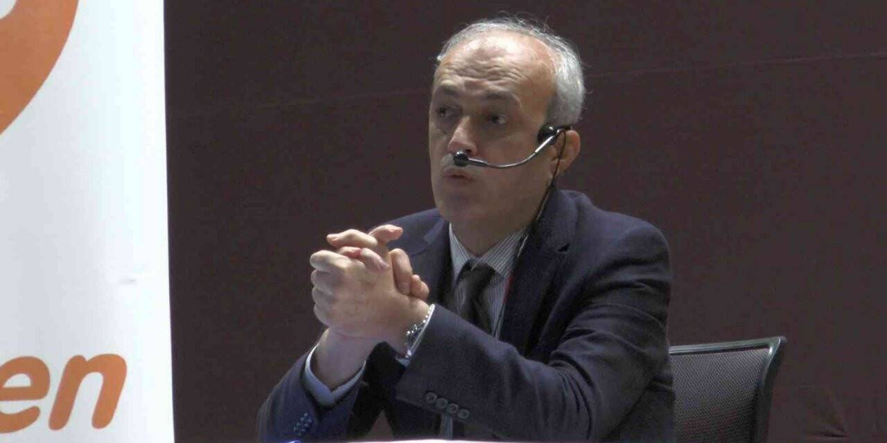 Prof. Dr. Karaboğa’dan öğrencilere nasihat: "En iyi olmak için çalışmak, kapalı gibi görünen kapıların hepsini açıyor”