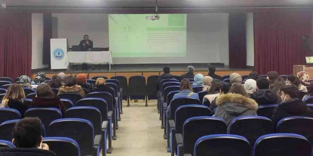 Narkotik polisi Özalp’ta kamu kuruluşları çalışanlarına yönelik ‘Narkorehber’ faaliyetleri hakkında bilgilendirme yaptı