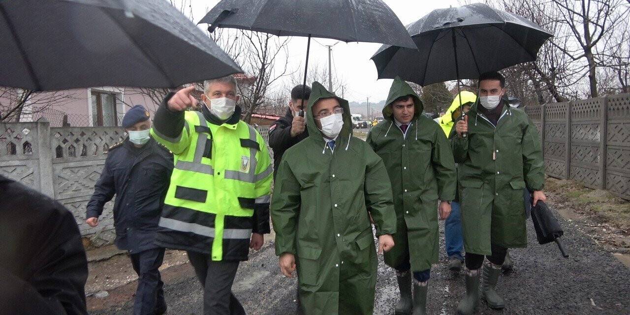 Bakan Yardımcısı Çataklı: “Derenin taşması sonucu 52 evin giriş katlarını su basmış durumda”