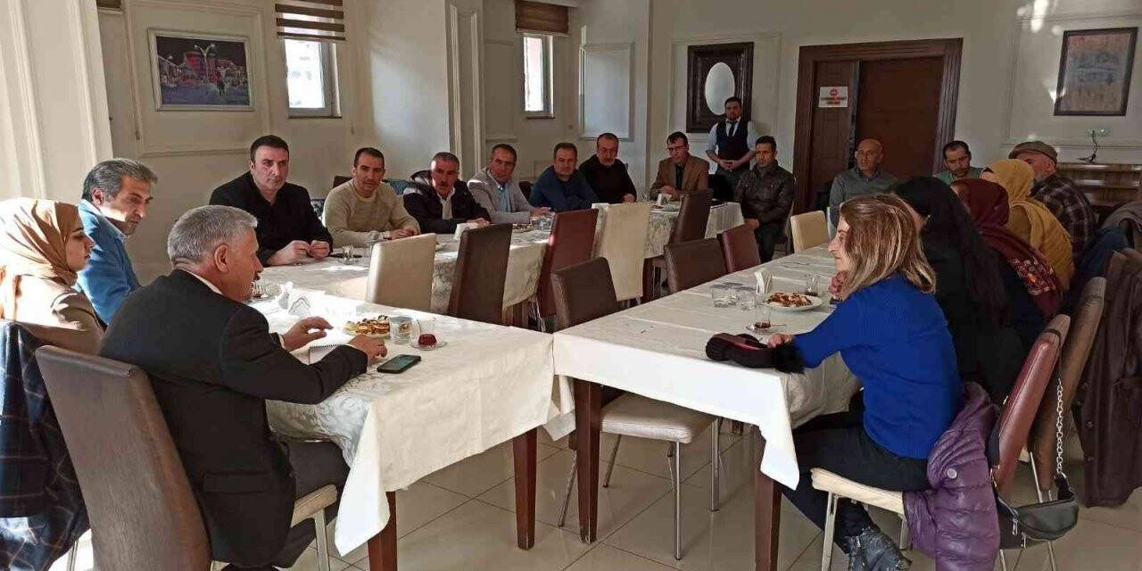 Hakkari AK Parti İl Başkanı Özbek: ”Eğitimde son sırada olmak Hakkari’nin kaderi olmamalı”