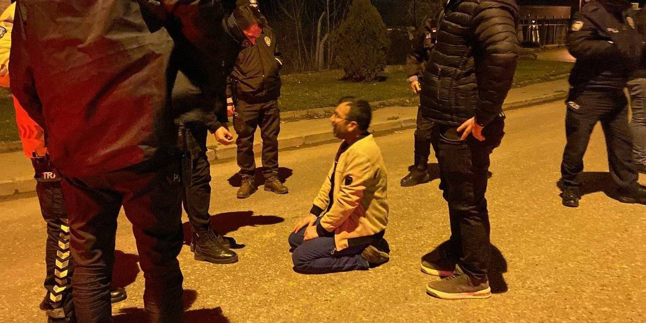 Alkollü sürücü polise önce zorluk çıkardı, ardından diz çöküp yalvardı