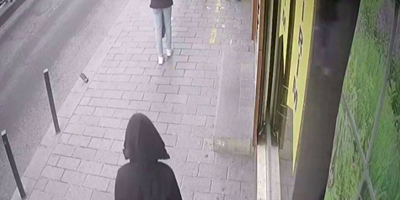 Çarpıp kaçtı, yakalanınca kıyafetlerini çıkardı