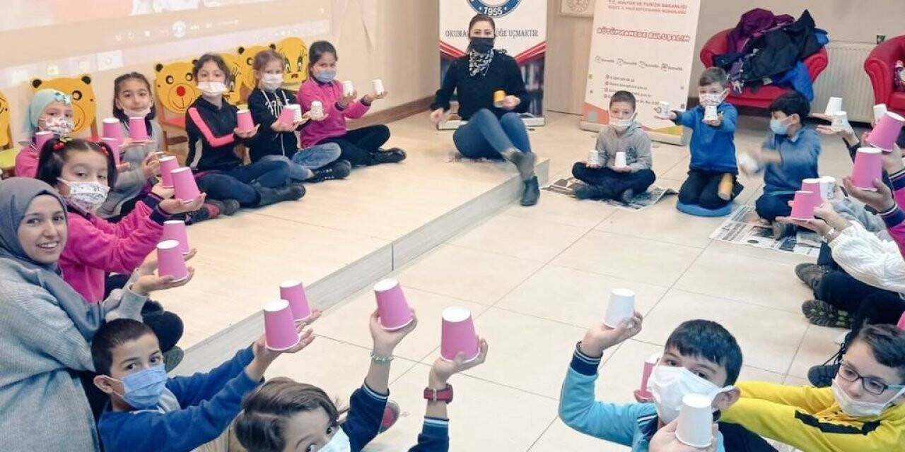 Öğrencilere oyun ve müziklerle ritim yaptı