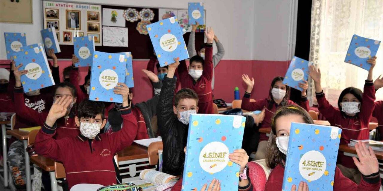 Öğrencilere 224 bin yardımcı kitap dağıtılma başlandı