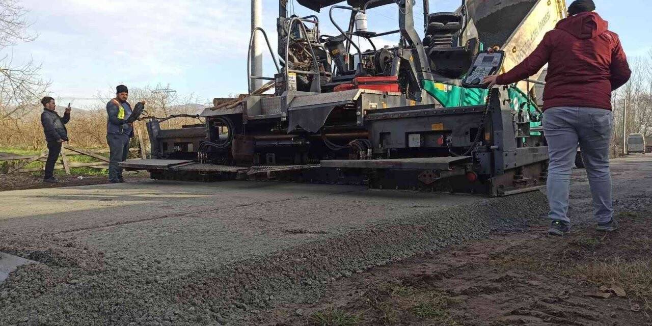 Düzce’de köy yolları beton oluyor