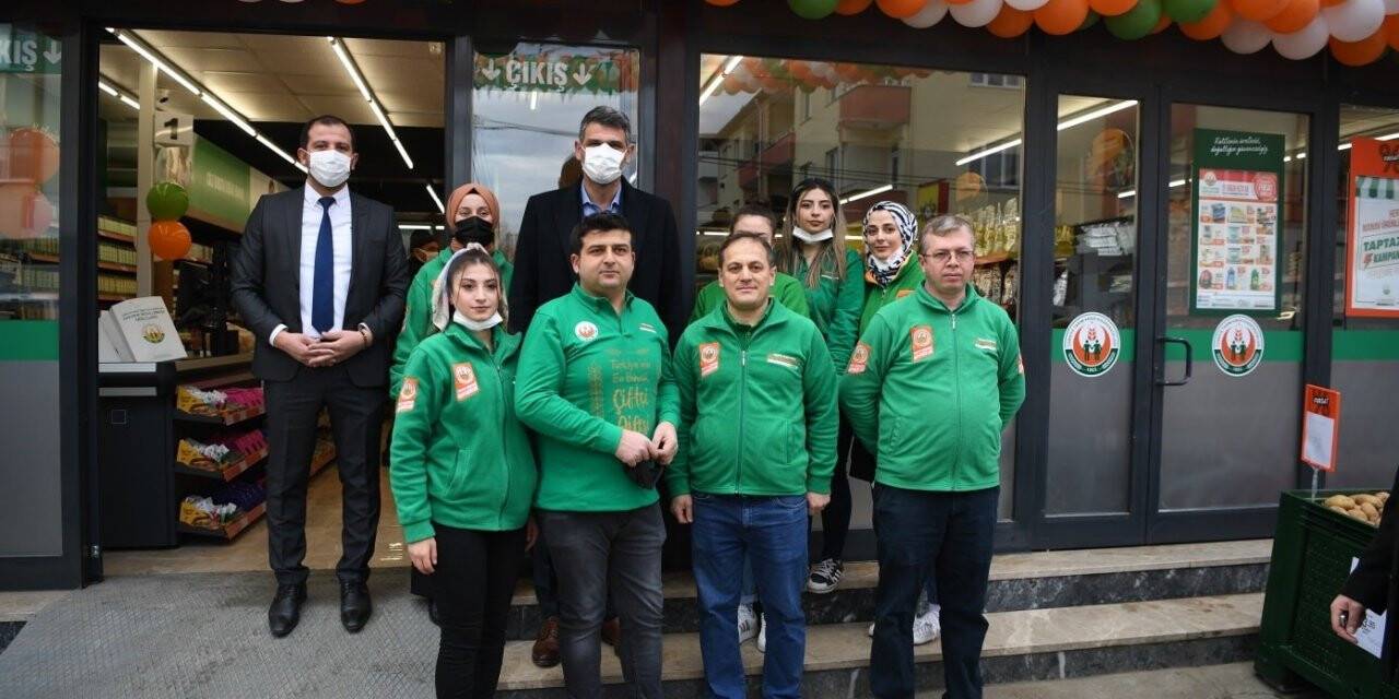 Türkiye Tarım Kredi Kooperatifi Marketi Kartepe’de açıldı