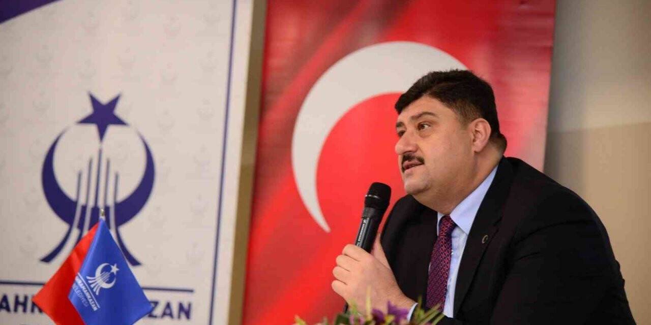 Öğretmen Başkan okul okul geziyor