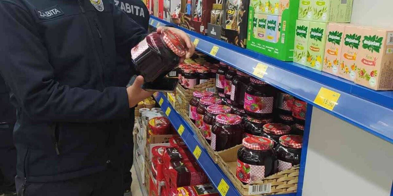 Osmaneli İlçe Belediyesi Zabıta Müdürlüğü ekipleri denetim için sahada