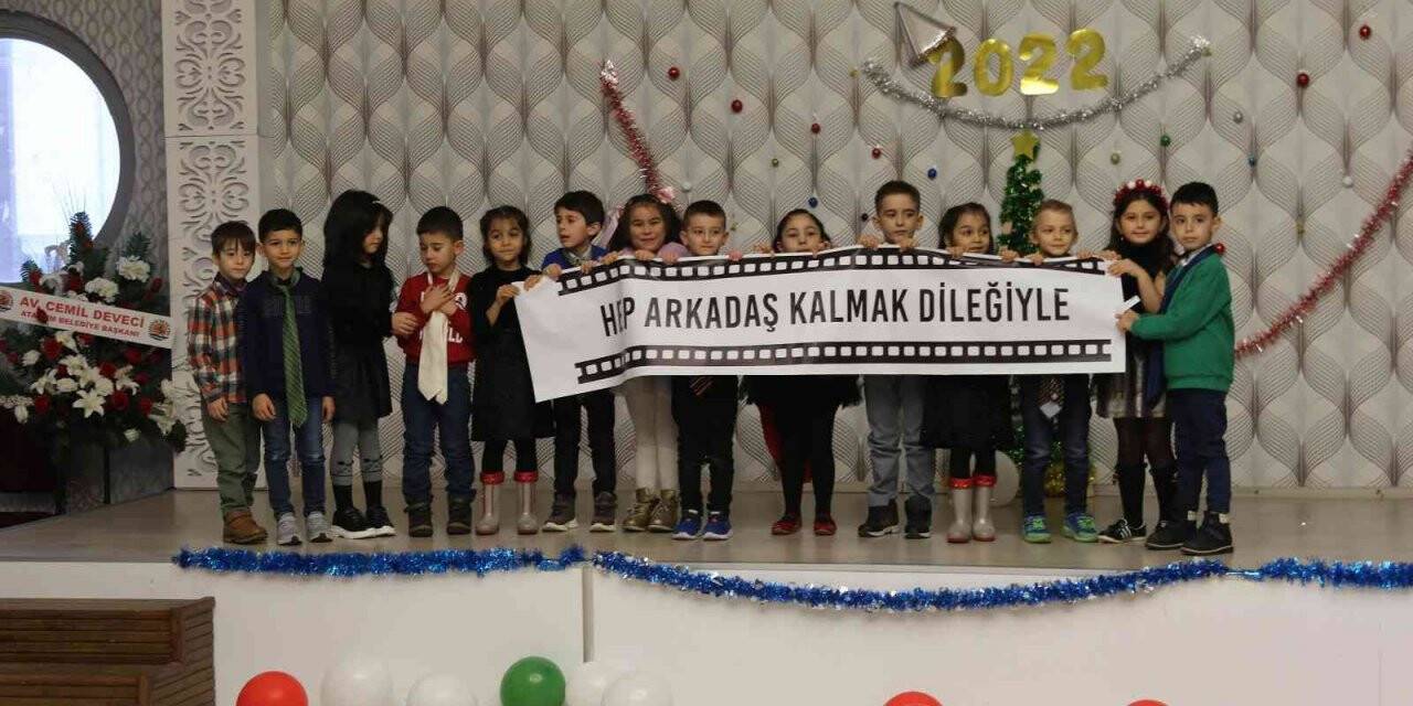 Miniklerin yeni yıl coşkusu