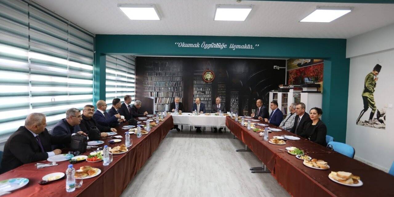 Derince’de eğitim toplantısı