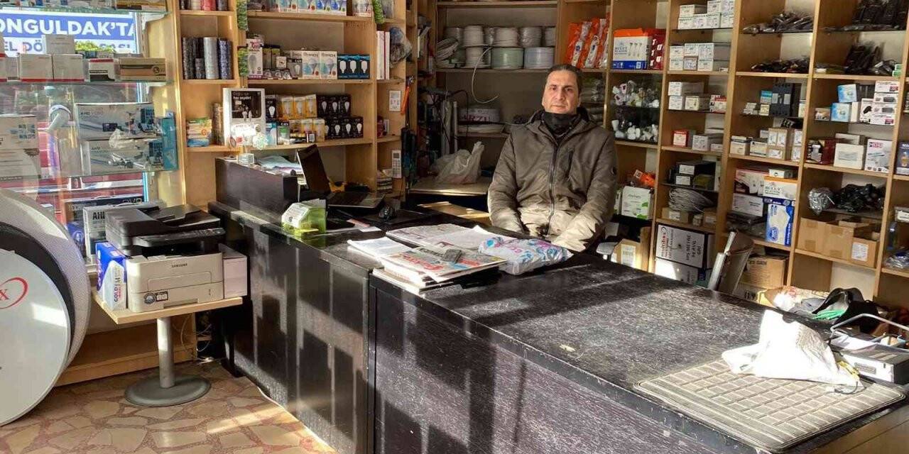 Borcunu ödemek için girdiği dükkanda kriz geçirdi, o anlar güvenlik kamerasında