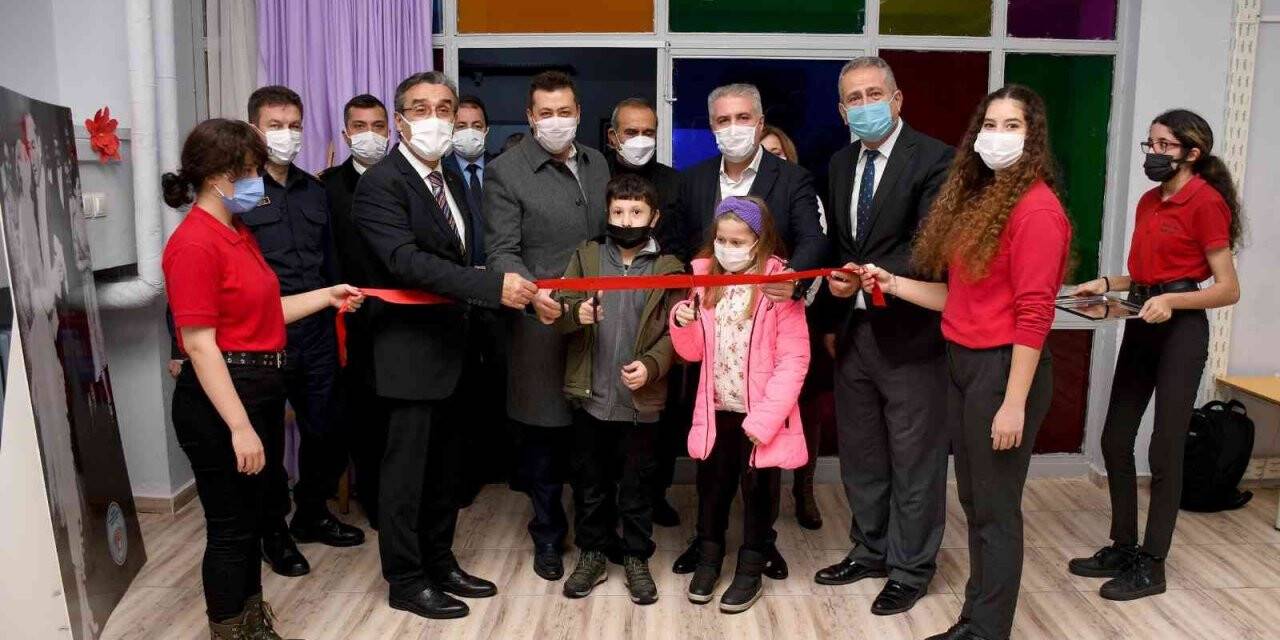 Çizgimiz Mehmet Akif Ersoy resim sergisi açıldı