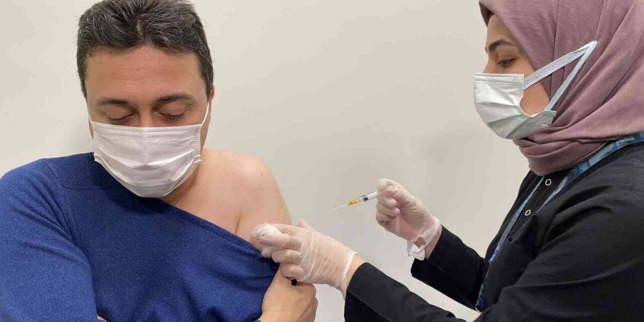 Başakşehir Çam ve Sakura’da yerli aşı Turkovac ile aşılama başladı